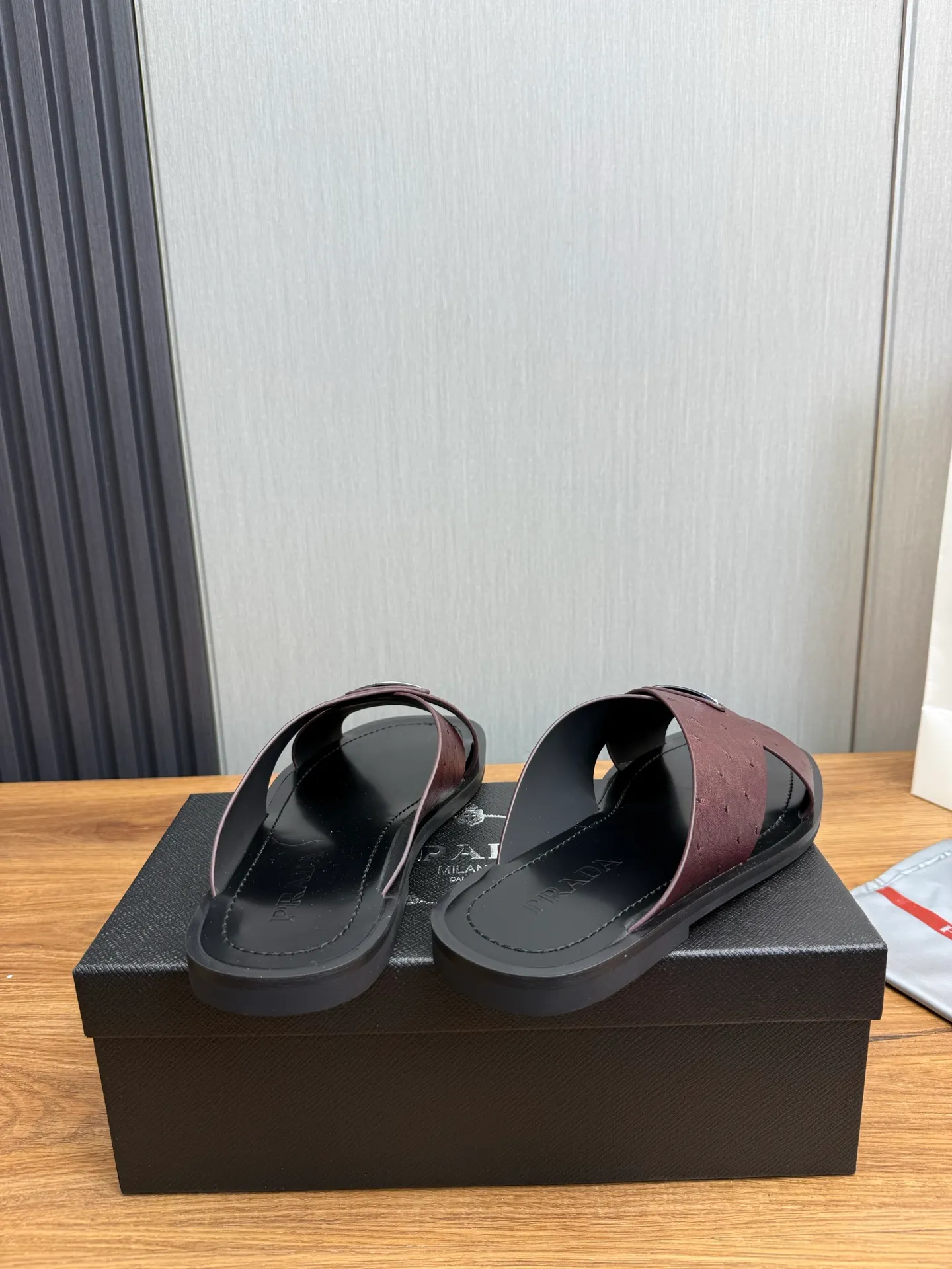 Factory price 340💰 ＰＲＡＤＡPrada - popular men's slippers hot sale 🔥 🩴Official website one to one production 38-45 sizes 45 46 🉑️Customized!